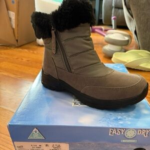 Gray Winter Boots with Black Fur Trim